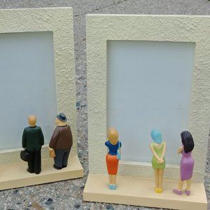 2 Picture Frames with Gazing People